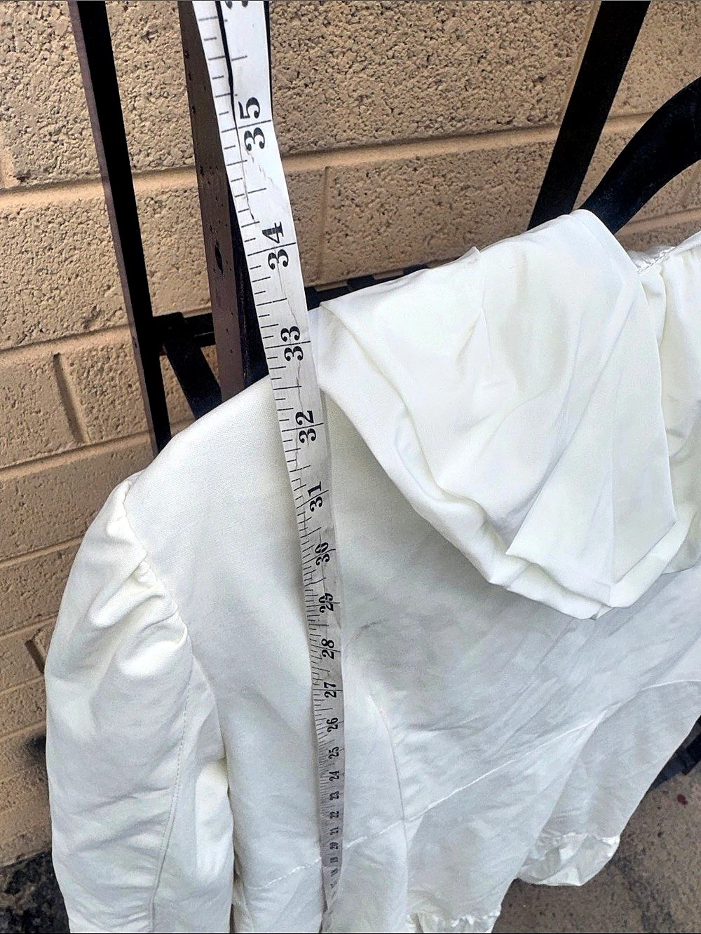 Bebe White Ruffle Jacket Size Large Like New - Picture 4 of 7